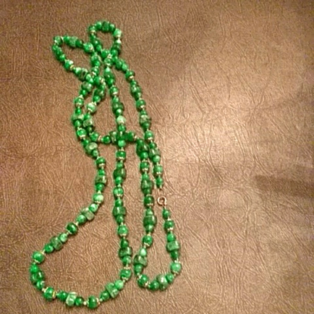 🌞☀️Green & Gold Necklace🌞☀️